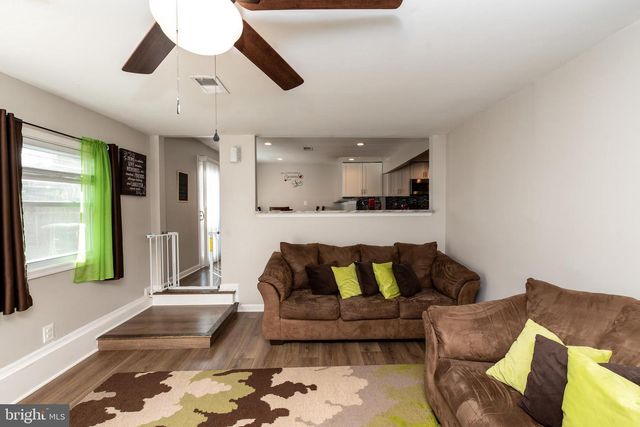 421 E MAPLE AVE, Lindenwold, NJ 08021