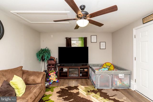 421 E MAPLE AVE, Lindenwold, NJ 08021