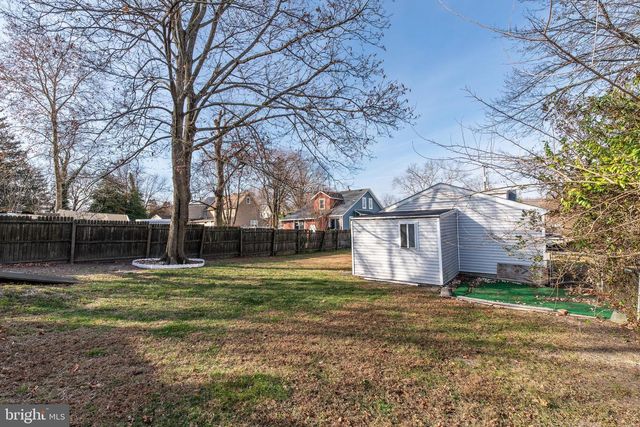 421 E MAPLE AVE, Lindenwold, NJ 08021