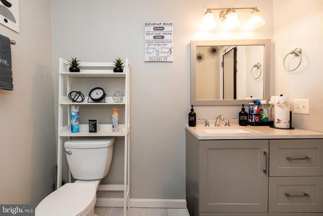 421 E MAPLE AVE, Lindenwold, NJ 08021