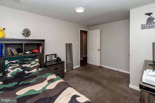 421 E MAPLE AVE, Lindenwold, NJ 08021