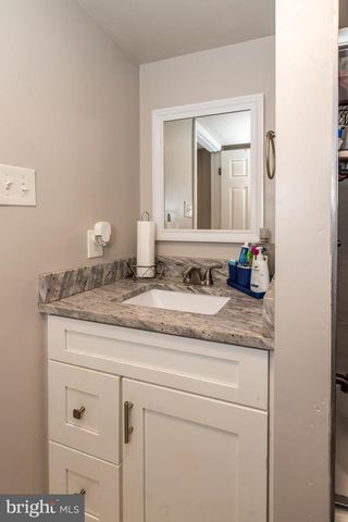 421 E MAPLE AVE, Lindenwold, NJ 08021