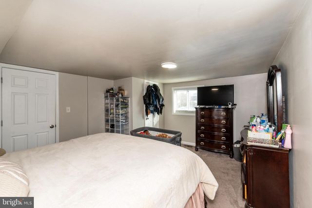 421 E MAPLE AVE, Lindenwold, NJ 08021