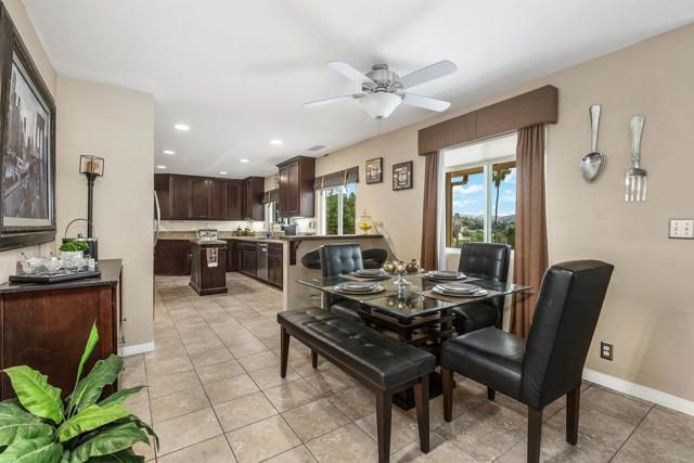 220 Journeys End, Vista, CA 92083