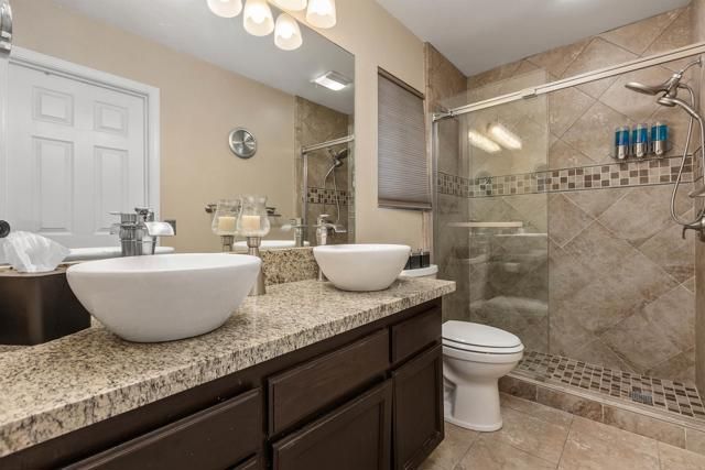 220 Journeys End, Vista, CA 92083