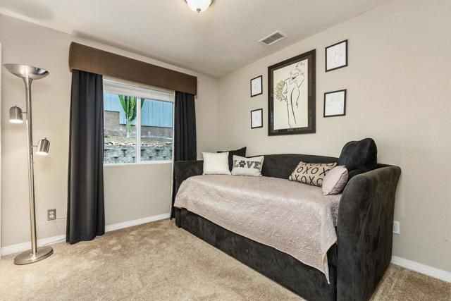 220 Journeys End, Vista, CA 92083