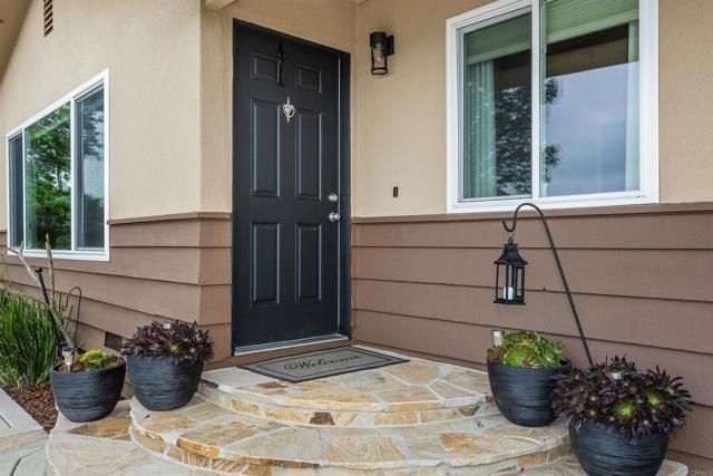 220 Journeys End, Vista, CA 92083