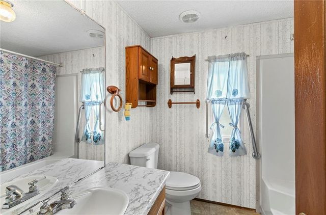 302 Sycamore Street, Carrollton, MO 64633