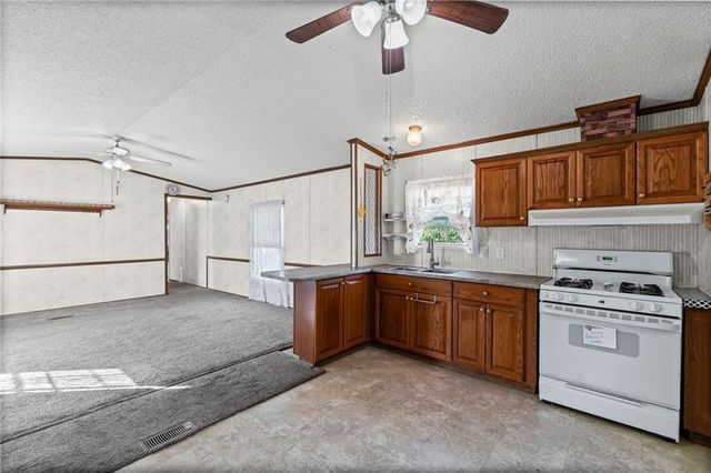 302 Sycamore Street, Carrollton, MO 64633