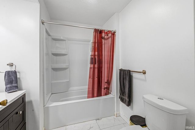 19732 Lucinda Street, South Bend, IN 46614