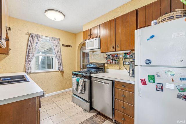 19732 Lucinda Street, South Bend, IN 46614