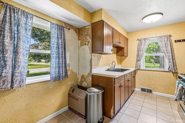 19732 Lucinda Street, South Bend, IN 46614
