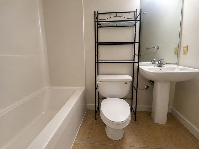 370 Farrell St Apt 118, South Burlington, VT 05403