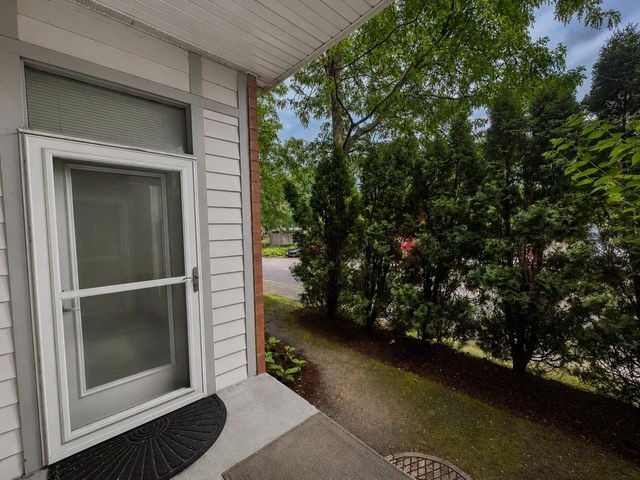 370 Farrell St Apt 118, South Burlington, VT 05403