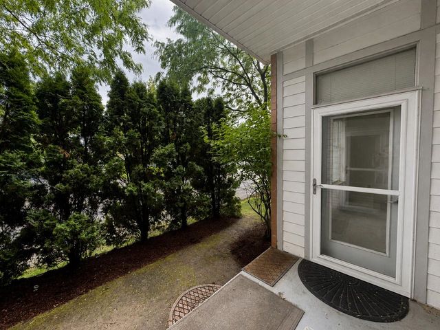 370 Farrell St Apt 118, South Burlington, VT 05403