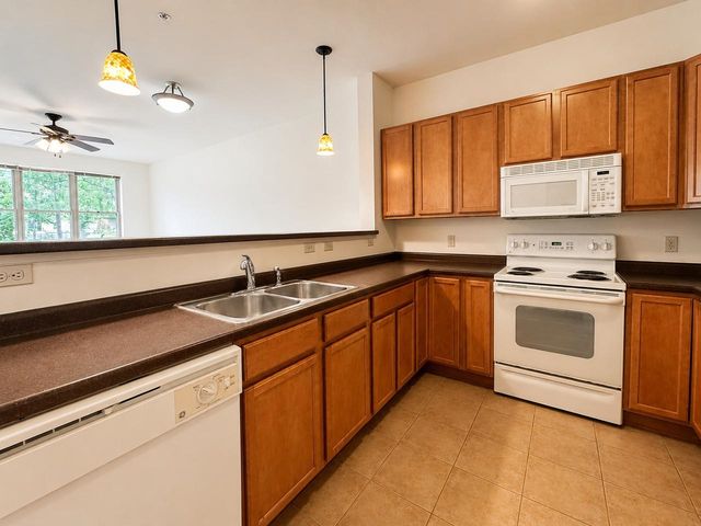 370 Farrell St Apt 118, South Burlington, VT 05403