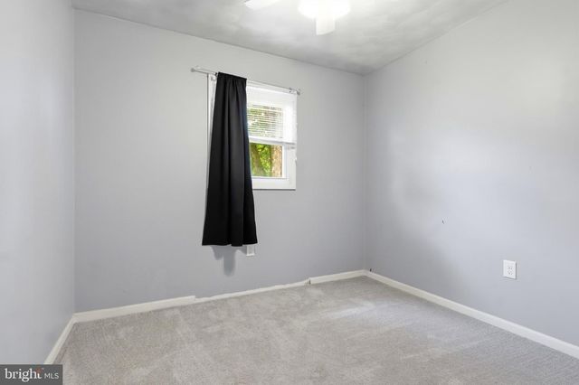 1123 YORK RD, Mechanicsburg, PA 17055