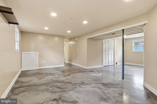 1123 YORK RD, Mechanicsburg, PA 17055
