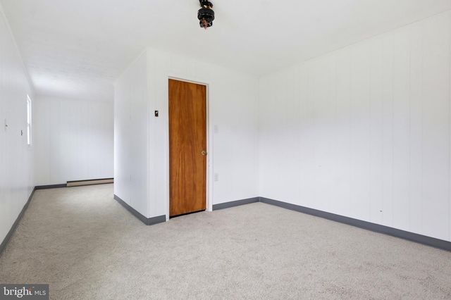 1123 YORK RD, Mechanicsburg, PA 17055