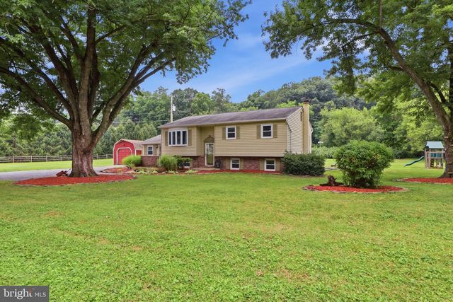 1123 YORK RD, Mechanicsburg, PA 17055