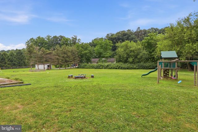 1123 YORK RD, Mechanicsburg, PA 17055