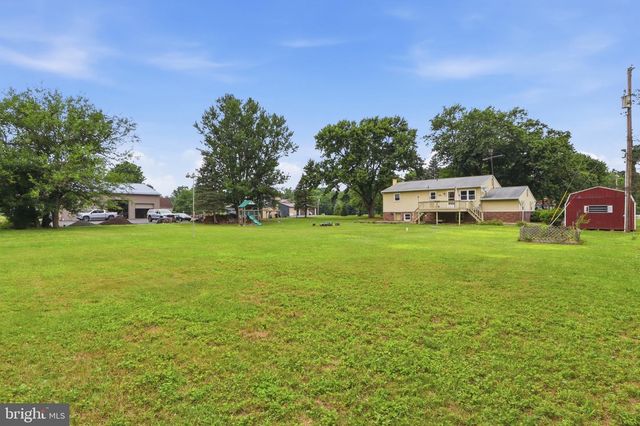 1123 YORK RD, Mechanicsburg, PA 17055