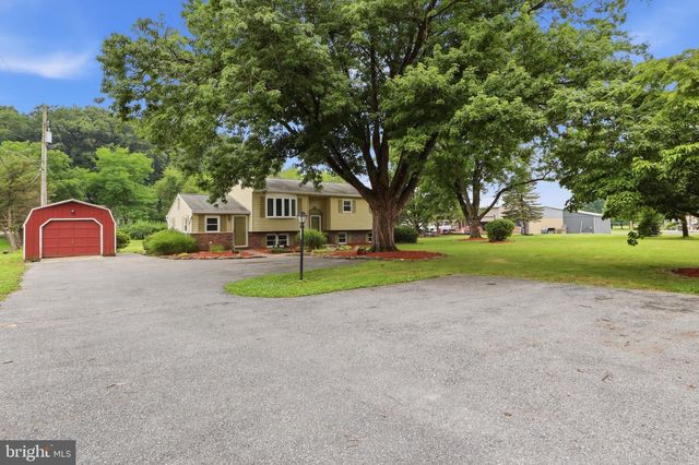 1123 YORK RD, Mechanicsburg, PA 17055