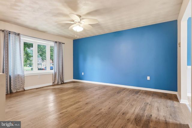1123 YORK RD, Mechanicsburg, PA 17055