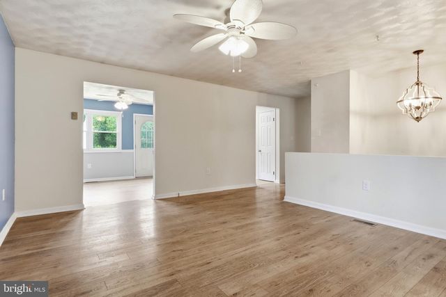 1123 YORK RD, Mechanicsburg, PA 17055