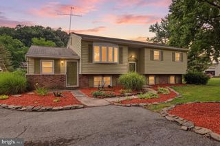 1123 YORK RD, Mechanicsburg, PA 17055