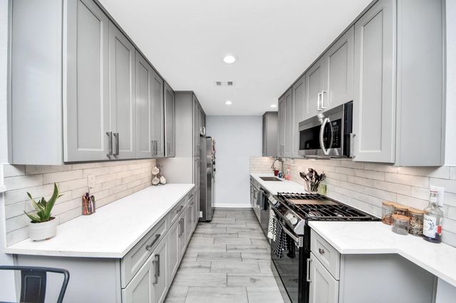 834 Ellington Street, Houston, TX 77088