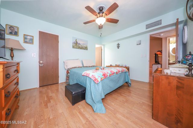 5935 E Sahuaro Ranch Drive, Tucson, AZ 85712