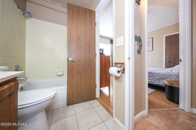 5935 E Sahuaro Ranch Drive, Tucson, AZ 85712