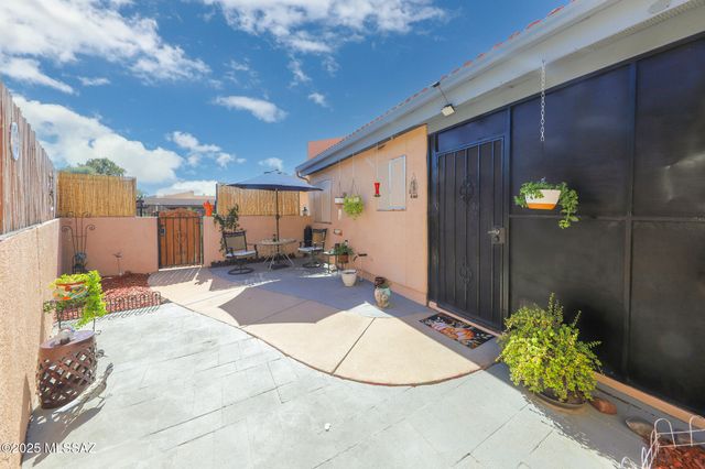 5935 E Sahuaro Ranch Drive, Tucson, AZ 85712