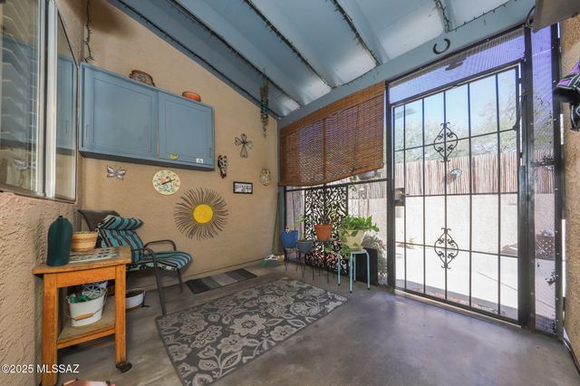 5935 E Sahuaro Ranch Drive, Tucson, AZ 85712