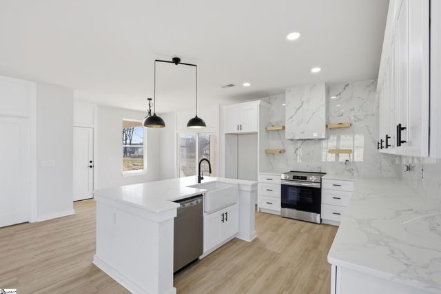 166 Buncombe Street, Woodruff, SC 29388