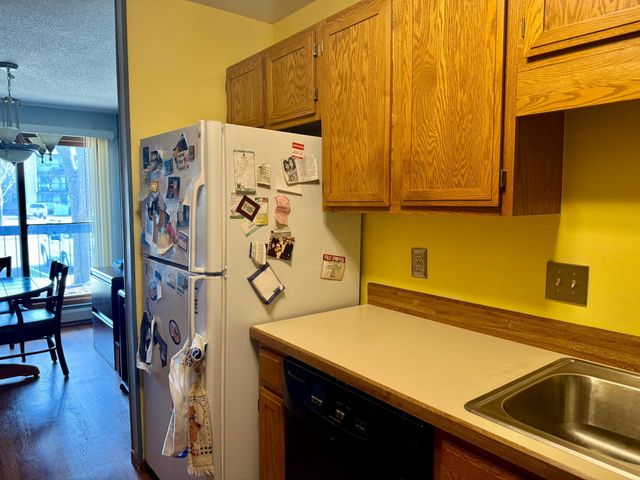 4300 Trenton Lane N 2120, Plymouth, MN 55442