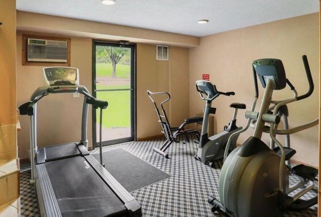 4300 Trenton Lane N 2120, Plymouth, MN 55442