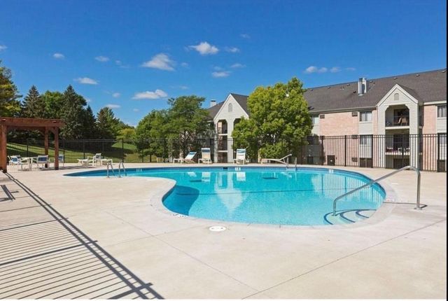 4300 Trenton Lane N 2120, Plymouth, MN 55442