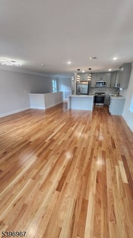 72 Hamilton St, East Orange City, NJ 07017