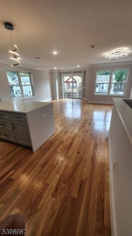 72 Hamilton St, East Orange City, NJ 07017