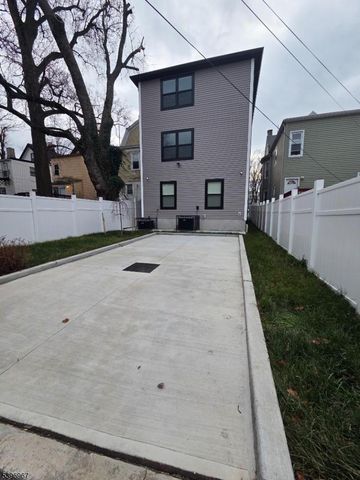 72 Hamilton St, East Orange City, NJ 07017