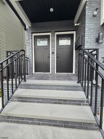 72 Hamilton St, East Orange City, NJ 07017