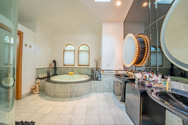 1683 Braeside Lane, Northbrook, IL 60062