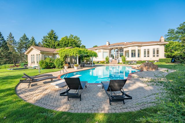 1683 Braeside Lane, Northbrook, IL 60062