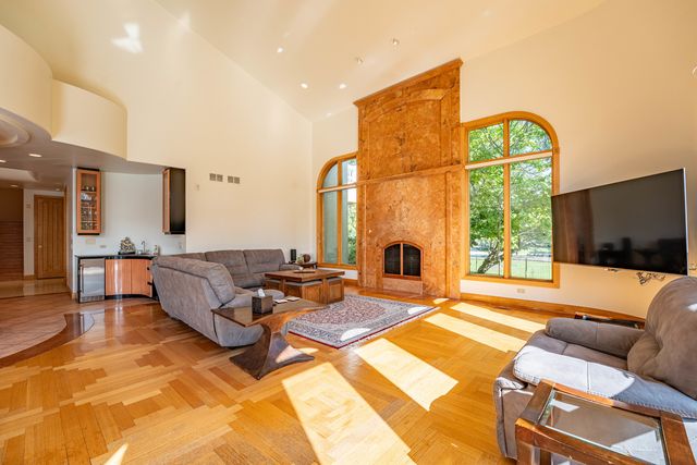 1683 Braeside Lane, Northbrook, IL 60062