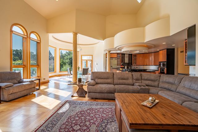 1683 Braeside Lane, Northbrook, IL 60062