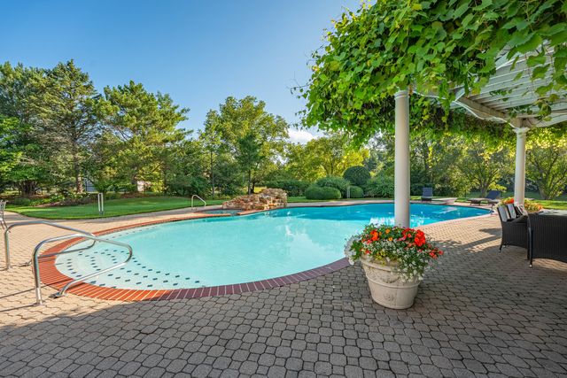 1683 Braeside Lane, Northbrook, IL 60062