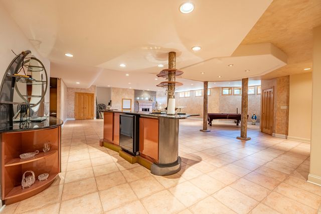 1683 Braeside Lane, Northbrook, IL 60062
