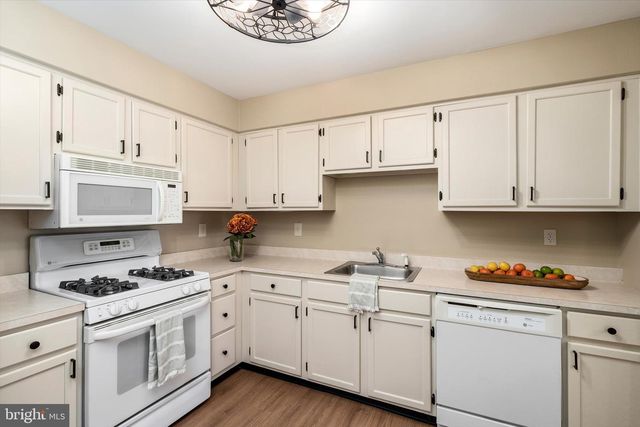 121 ANDOVER PL, Robbinsville, NJ 08691